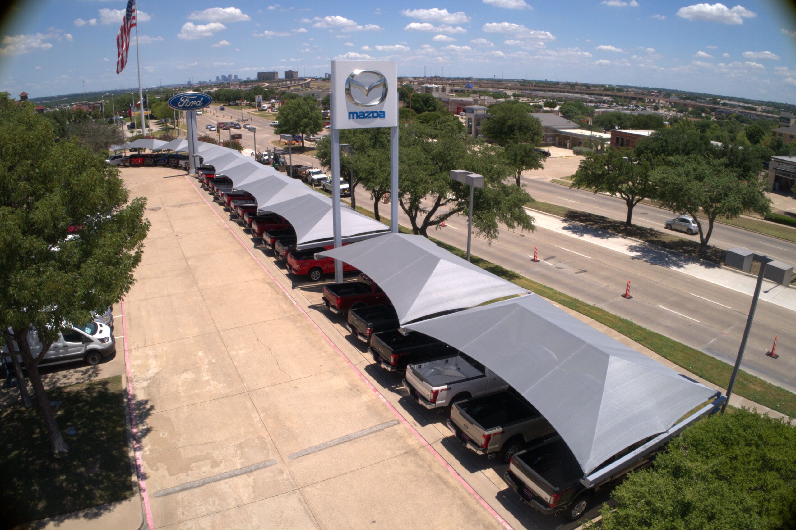 Cantilever vehicle shade structure at Ford Mazda